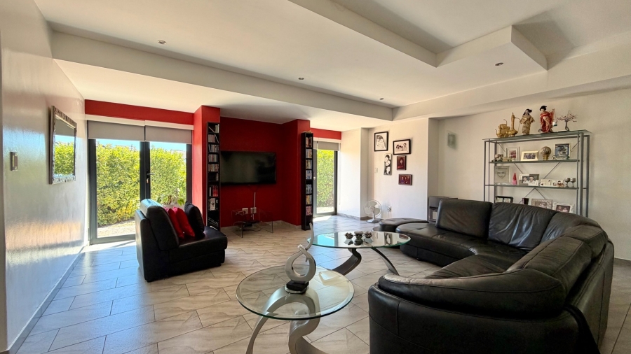 4 Bedroom Property for Sale in La Montagne Western Cape